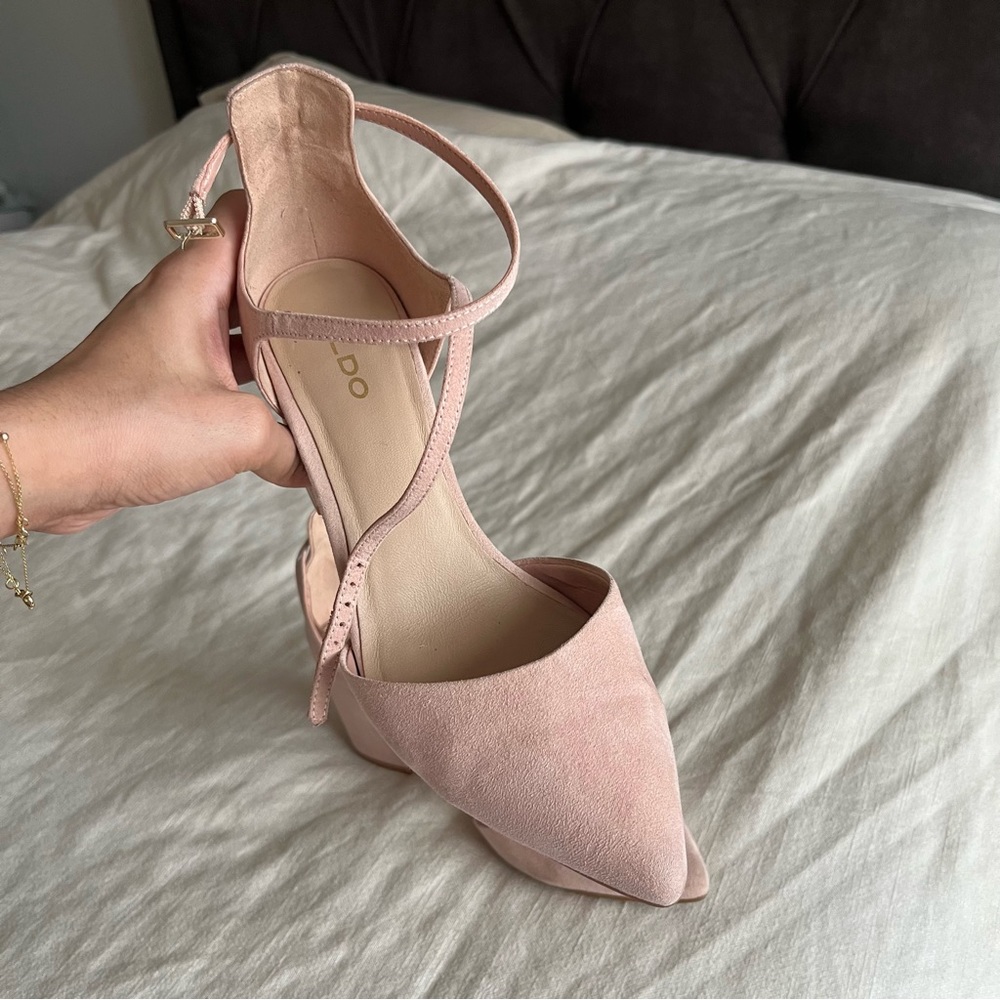 Pointed Suede Sandals - Pink